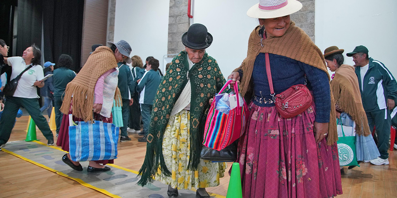 Celebran el Día de la Dignidad de las Personas Adultas Mayores en instituciones estatales