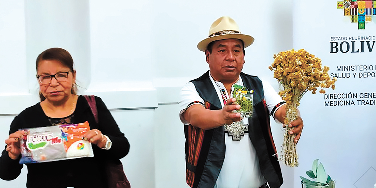 Dos de los expositores que participarán en la feria este 12 y  13 de agosto en la Plaza del Bicentenario, en La paz. Foto: Min. de Salud