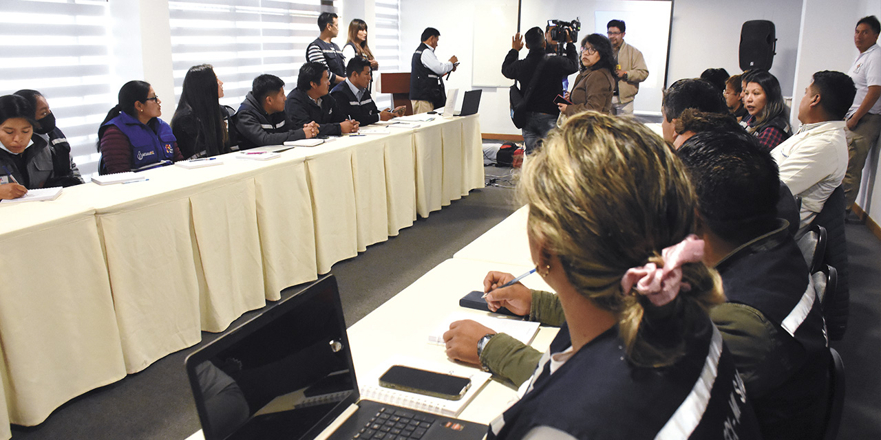 Personal en salud recibe capacitación teórica y práctica.  | Foto: MSyD