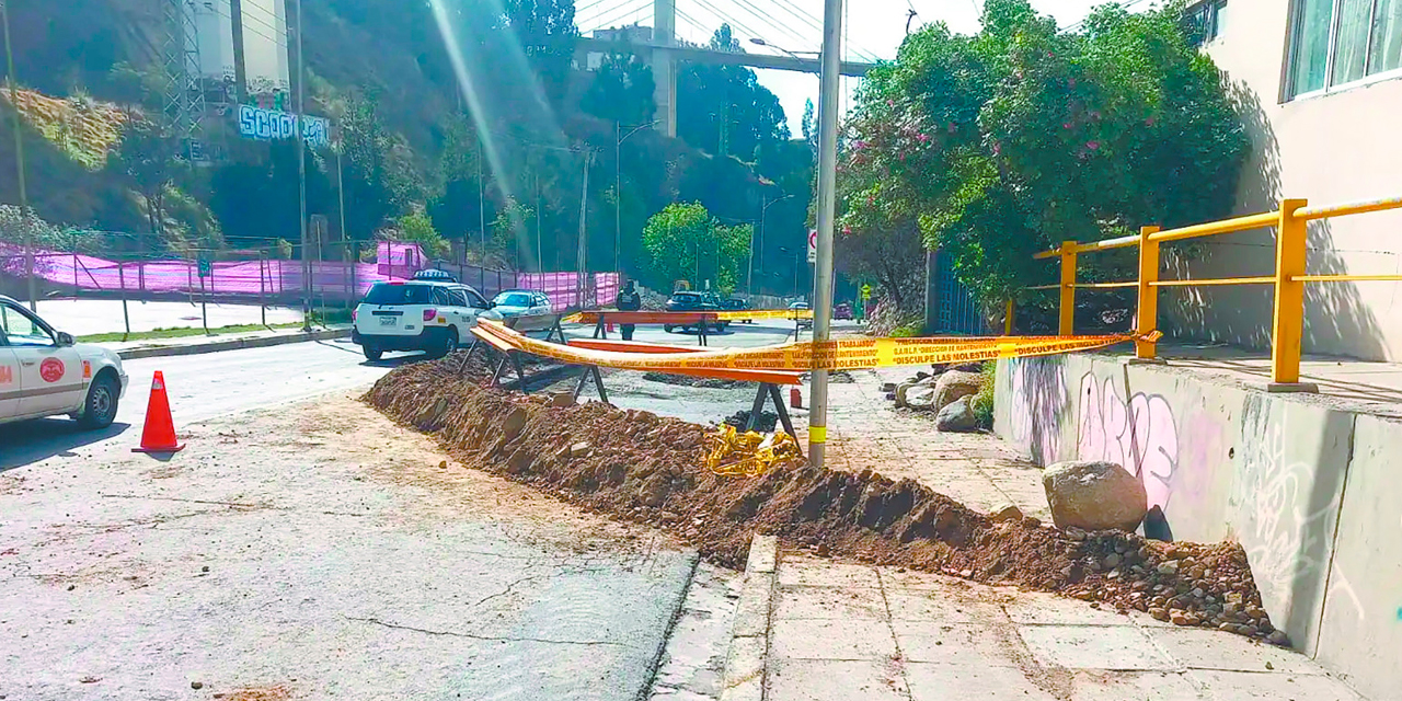 Sifonamientos en la Avenida del Poeta.