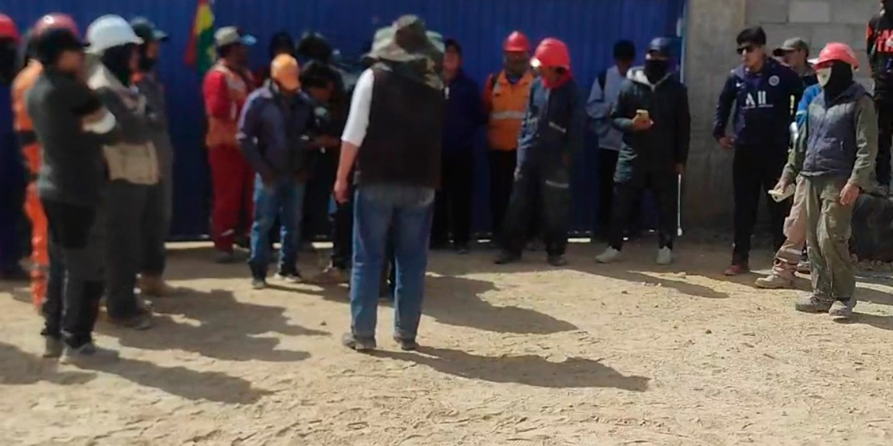 Trabajadores bolivianos. Foto: Ministerio de Trabajo