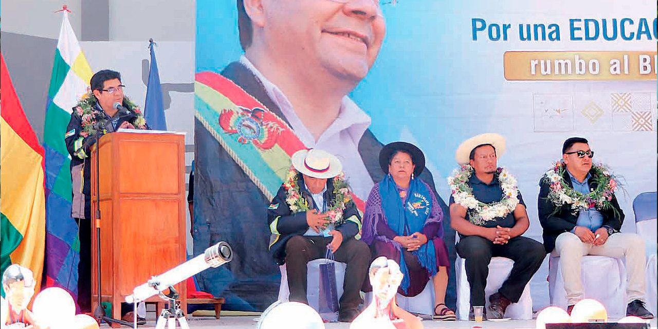 Inauguración de una unidad educativa en Tupiza, Potosí. Foto: Ministerio de Educación