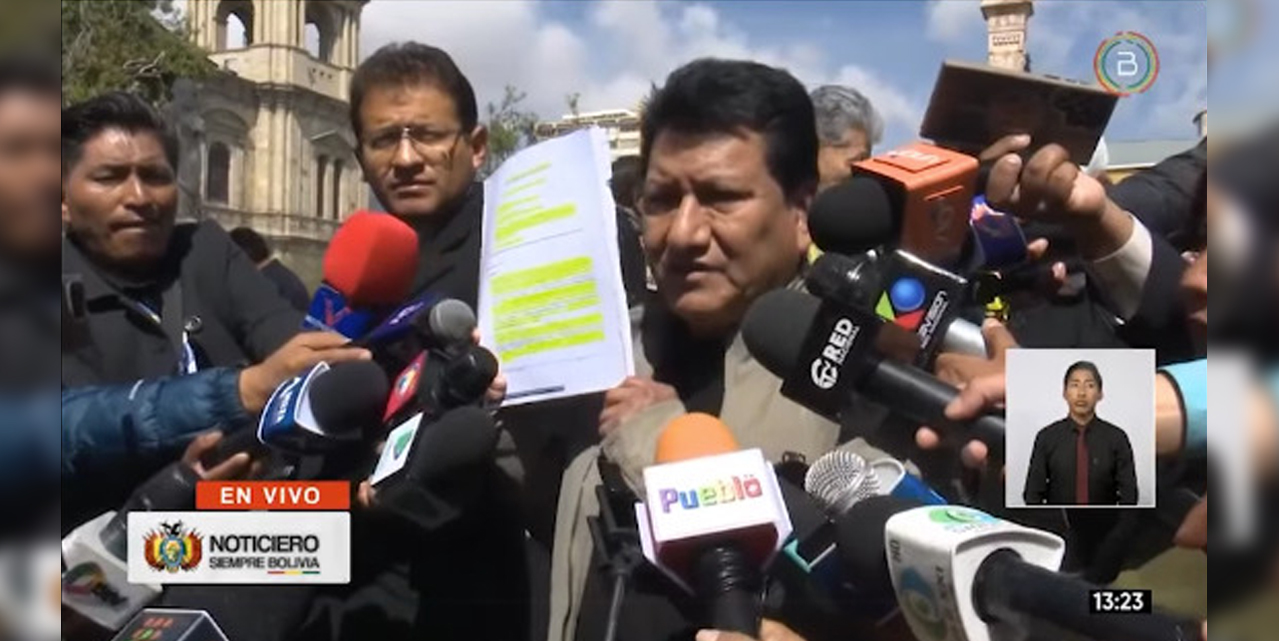 Herbas en conferencia de prensa.