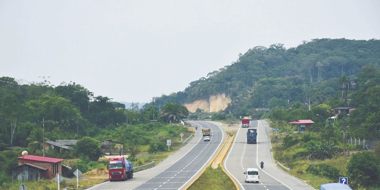 Una de las carreteras construidas por la ABC en Santa Cruz. (Foto: Archivo) 