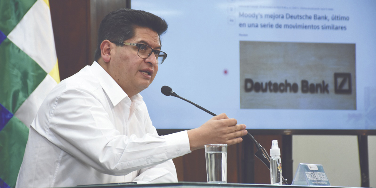 El ministro de Economía y Finanzas Públicas, Marcelo Montenegro, en conferencia de prensa. (Foto: Jorge Mamani)