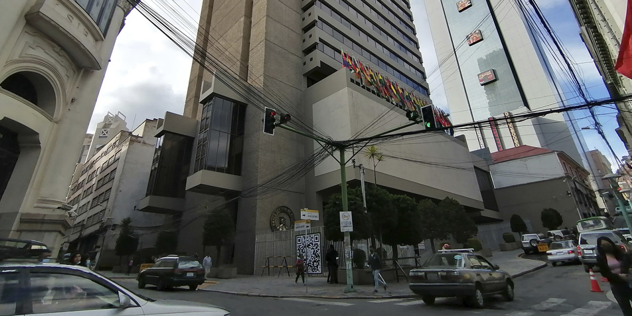 Las filas para la compra de dólares en el Banco Central desaparecieron. (Foto: Jorge Mamani)