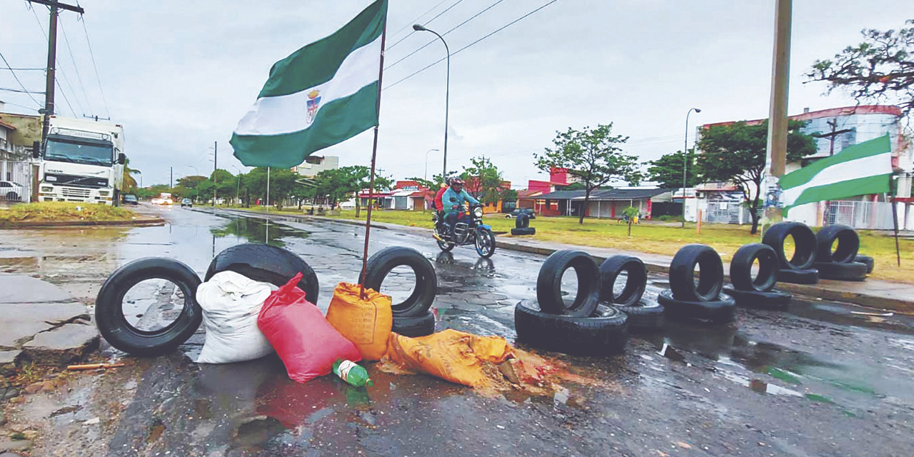 Un punto de protesta en Santa Cruz durante el paro cívico de 36 días en 2022. (Foto: Archivo)