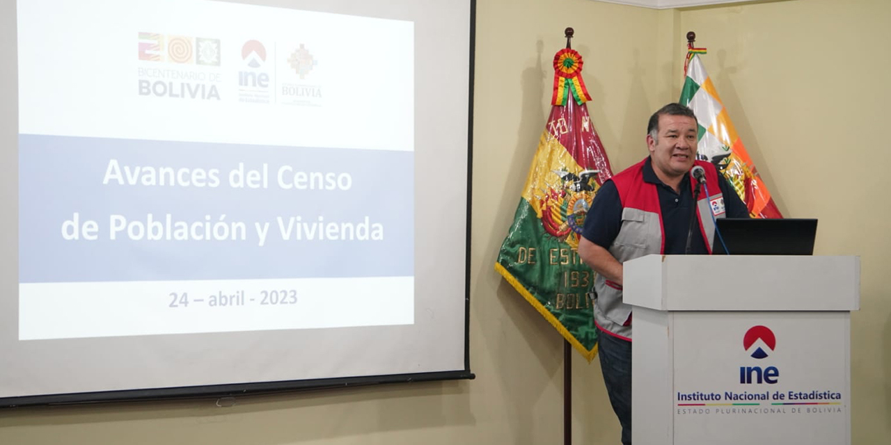 El director ejecutivo del INE,Humberto Arandia, en conferencia de prensa, ayer. (Foto: Gonzalo Jallasi)