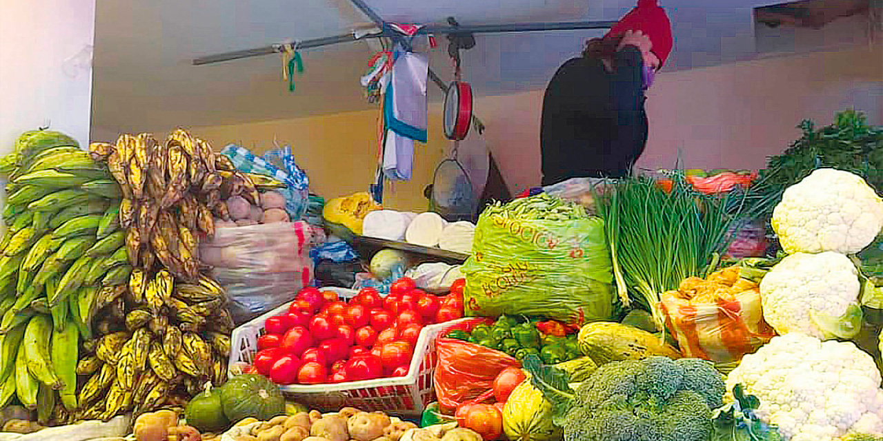 Venta de productos al por mayor en un mercado de La Paz. (Foto: Archivo)