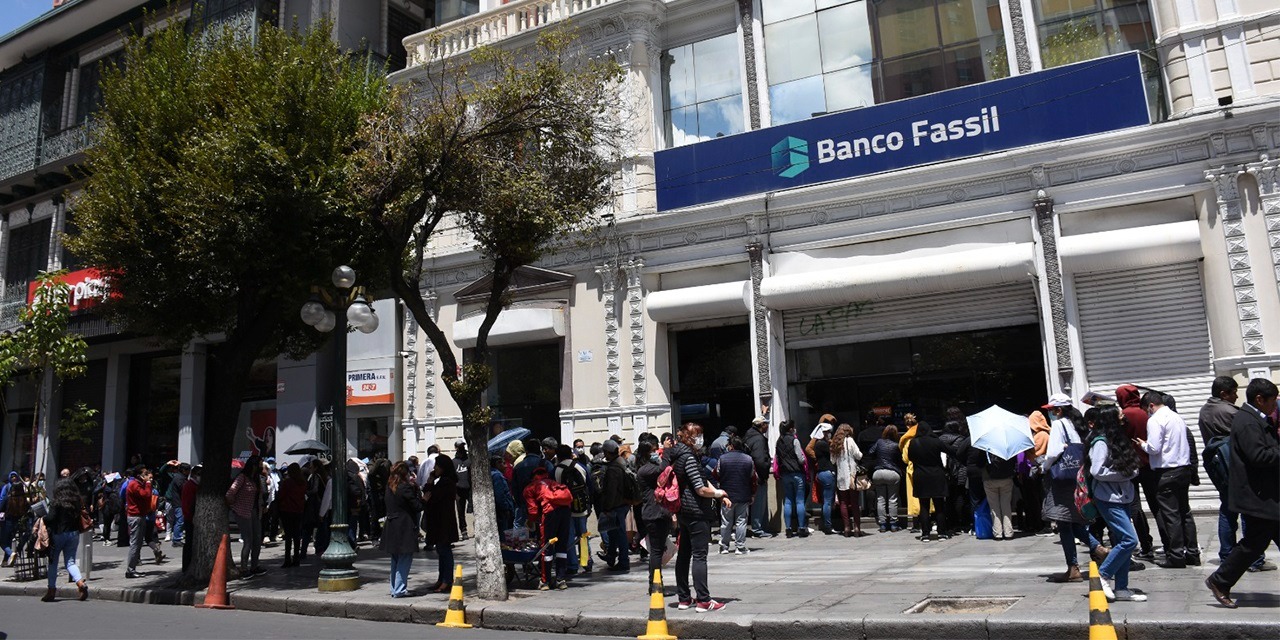 Fachada del Banco Fassil en la ciudad de La Paz. (Foto: Archivo)