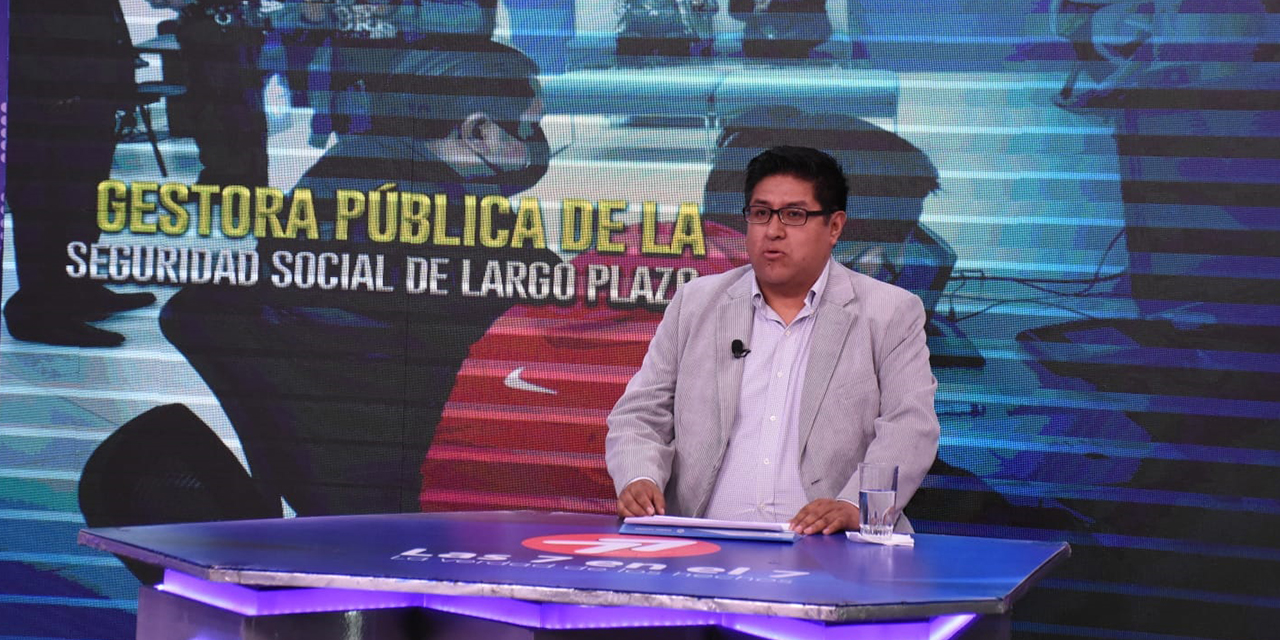 El gerente de la Gestora Pública de la Seguridad Social de Largo Plazo, Jaime Durán Chuquimia, en BTV. (Foto: Jorge Mamani)