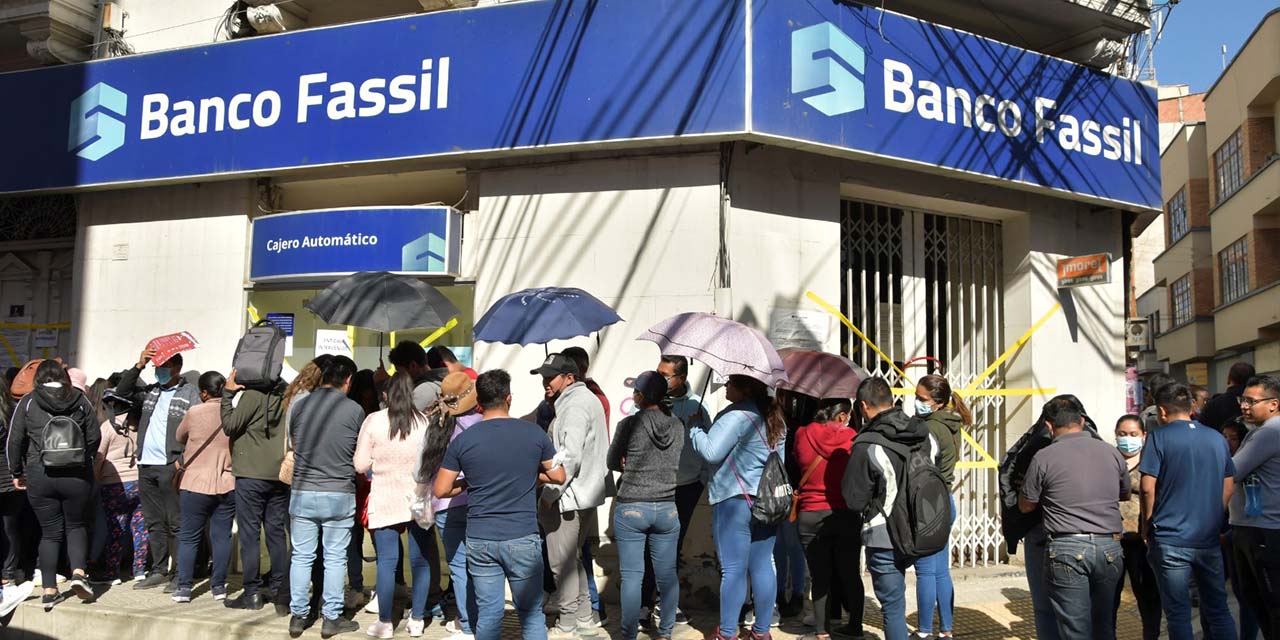 Banco Fassil: Gobierno asegura que investigaciones determinarán hacia dónde fueron desviados los recursos de la población