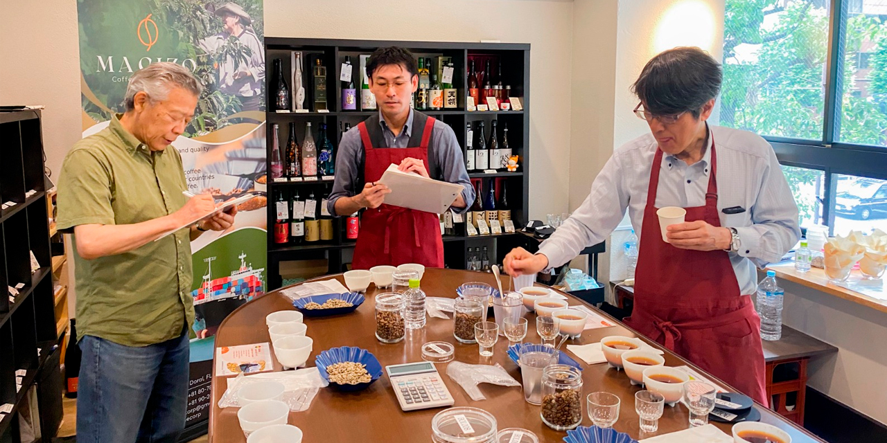 Cata del café boliviano en Tokio, Japón.