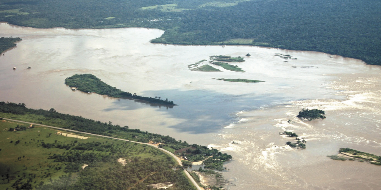 El río Madera, donde la estatal de electricidad elabora los estudios para la exportación. (Foto: Ende)