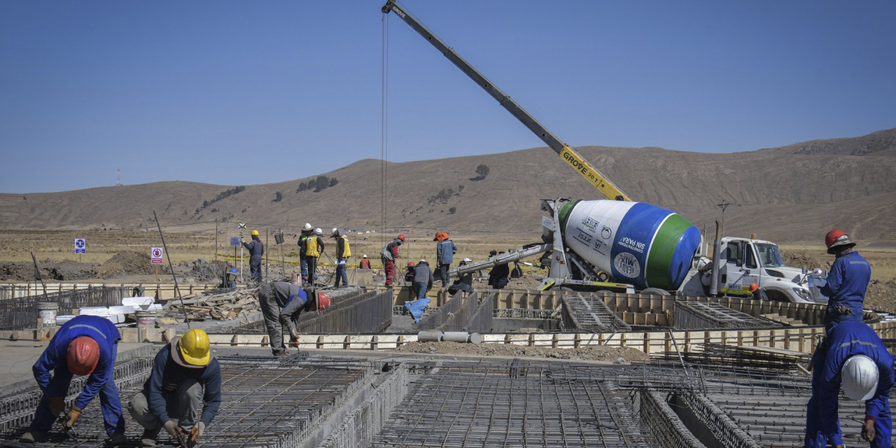 El avance de obras en una planta industrial en La Paz