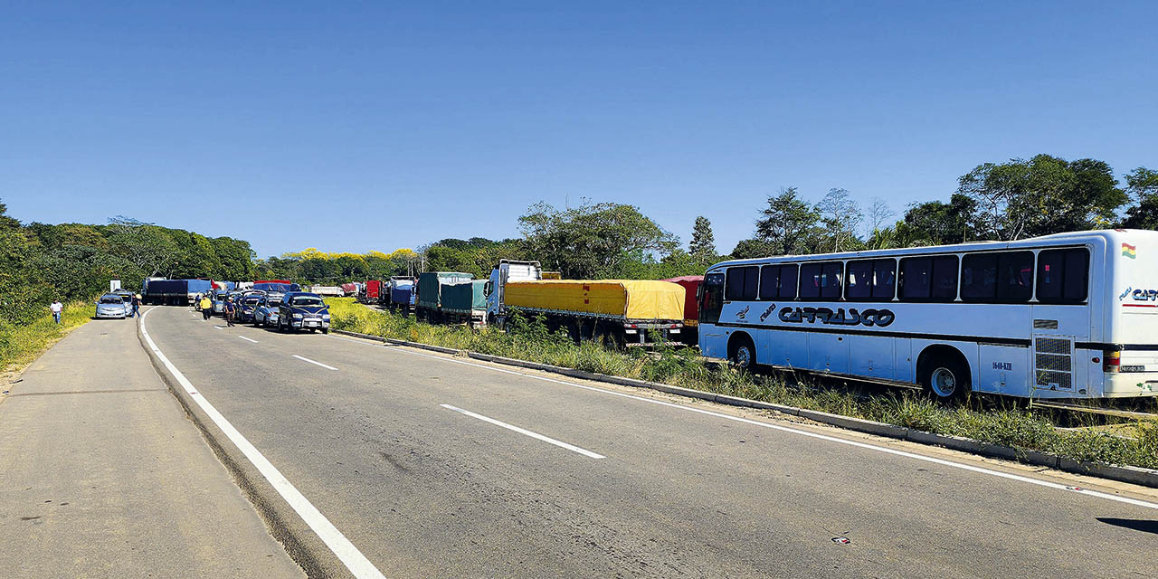 Ayer, los bloqueos cumplieron 10 días en la ruta Buena Vista.