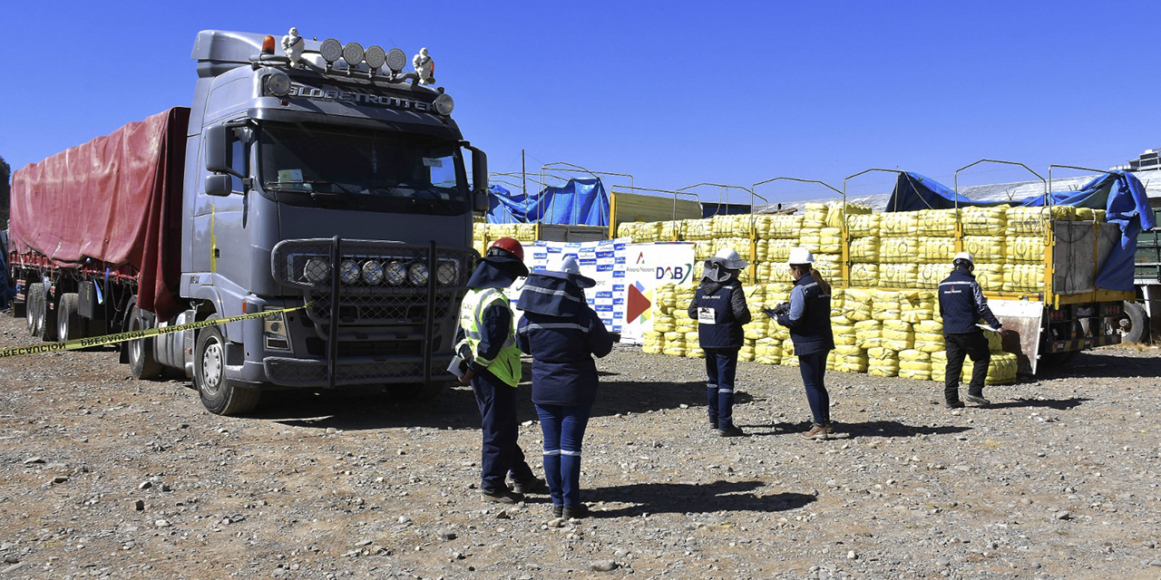 Uno de los operativos contra el contrabando ejecutado por la Aduana Nacional. (Foto: APG)