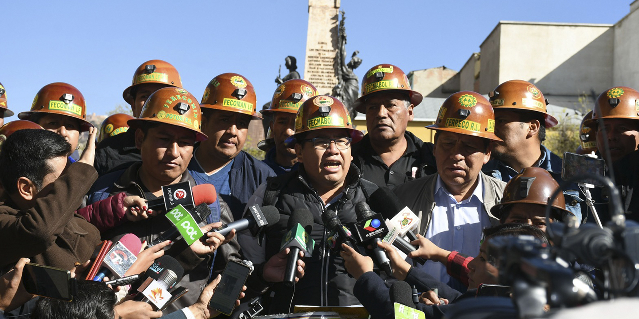 El presidente de la Fecmabol, Róger Coata.