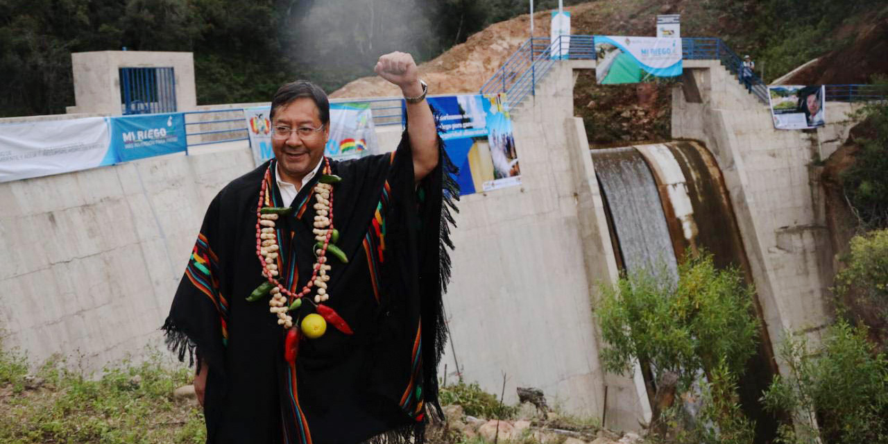 El presidente Arce tiene la firme visión de que en Bolivia primero se debe garantizar el recurso hídrico para asegurar la producción. Foto:  Gonzalo Jallasi