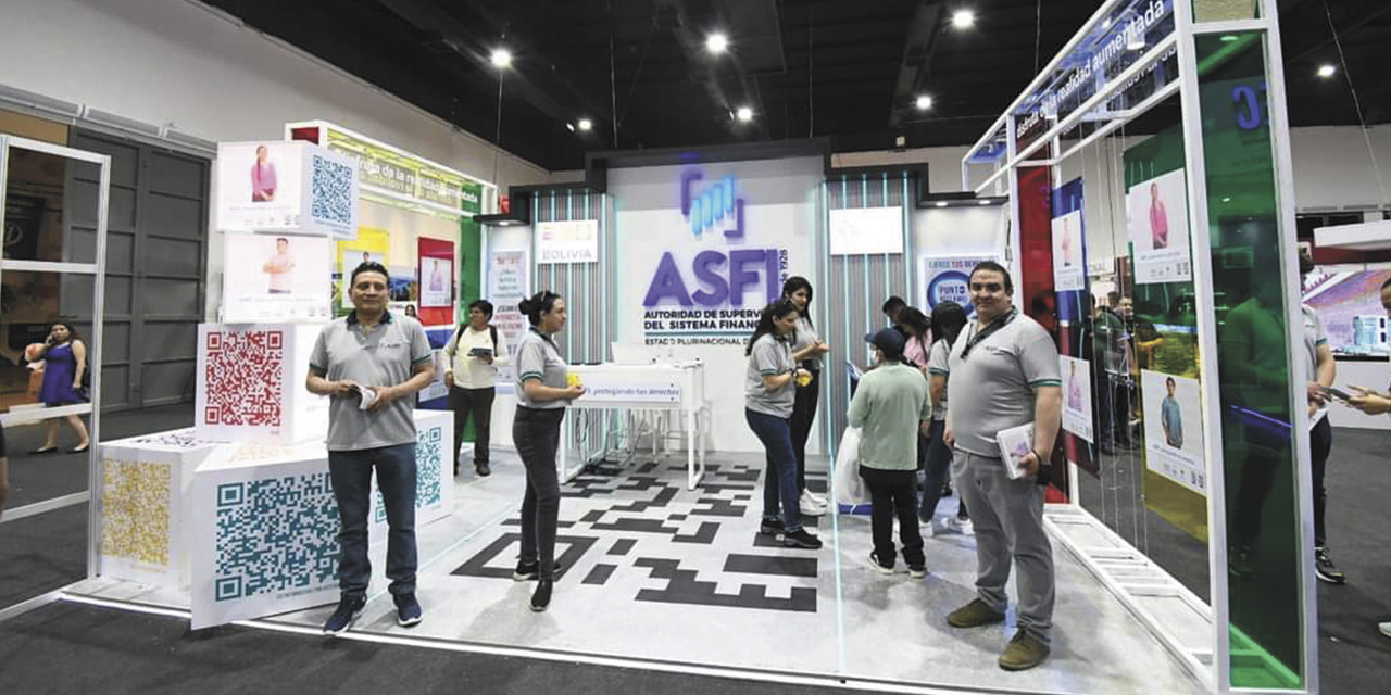 El estand de la ASFI es uno de los más visitados en la Expocruz 2023. | Foto: ASFI