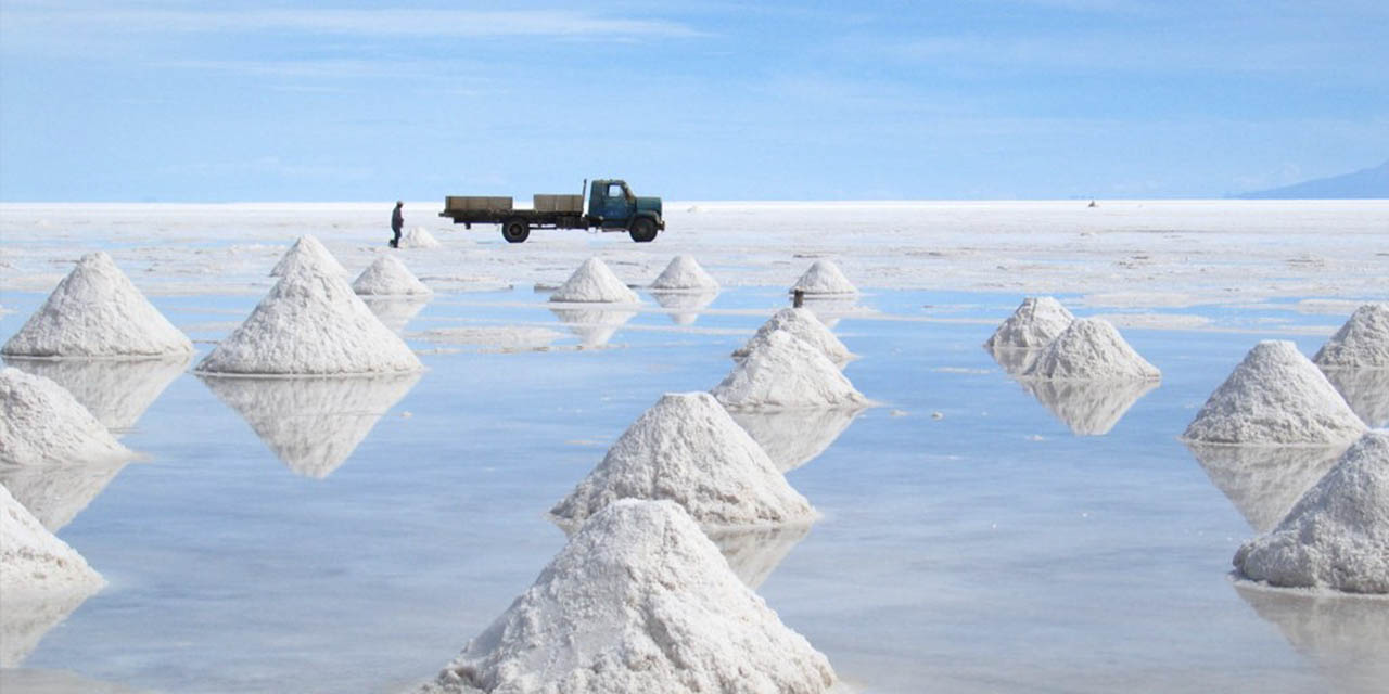 El Gobierno de Bolivia apuesta por acelerar la industrialización del litio en Uyuni. Foto RRSS