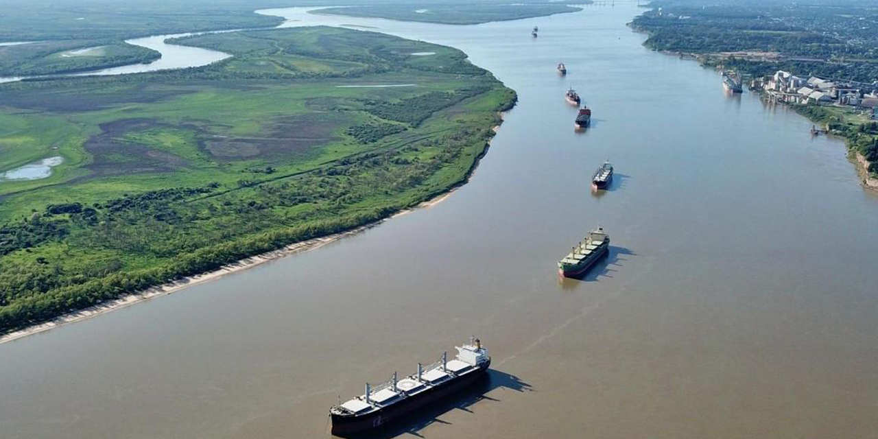 Bolivia hace movimiento de carga por la Hidrovía Paraguay-Paraná.