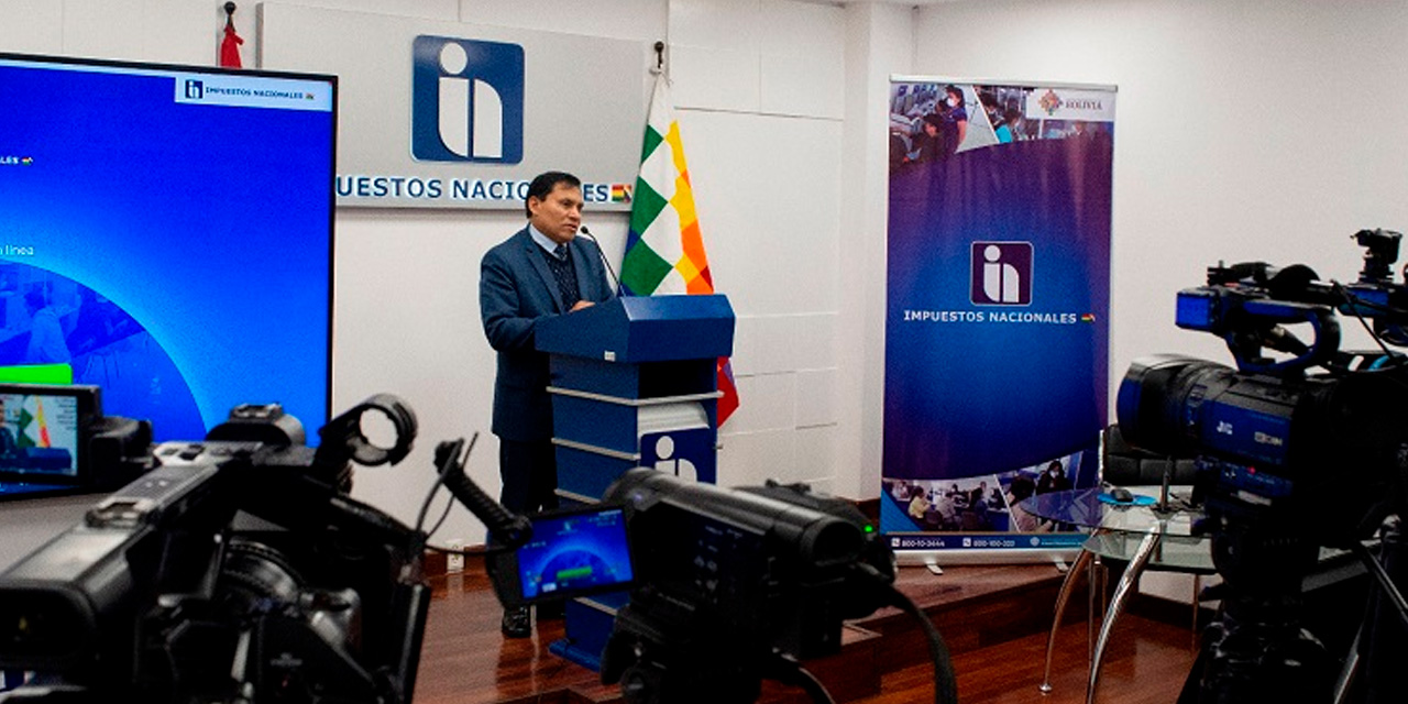 El presidente del SIN, Mario Cazón, en conferencia de prensa. Foto: SIN