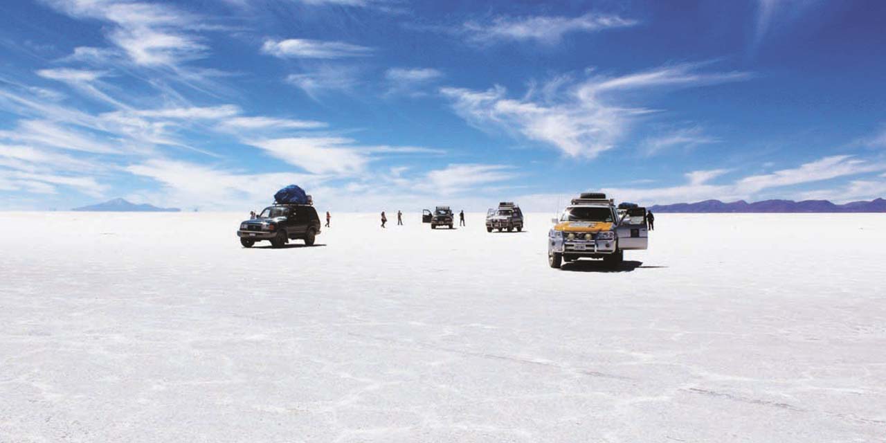 El salar de Uyuni es uno de los atractivos turísticos más importantes de Bolivia. | Foto: RRSS