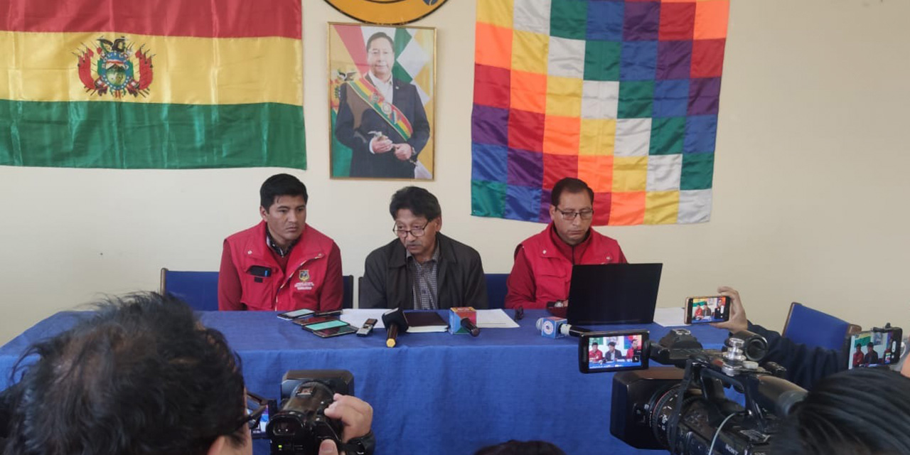 El ministro de Minería y Metalurgia, Marcelino Quispe, en conferencia de prensa. Foto:  Ministerio de Minería