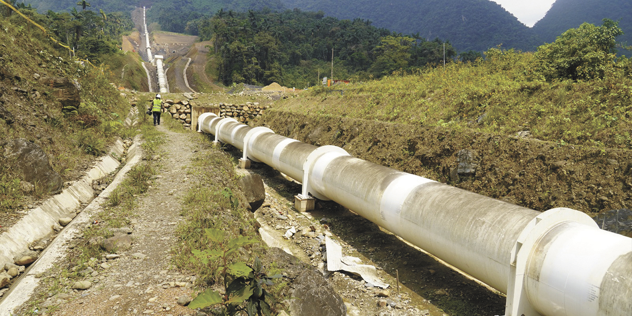 La tubería forzada de la hidroeléctrica Juntas. | Foto: Ende