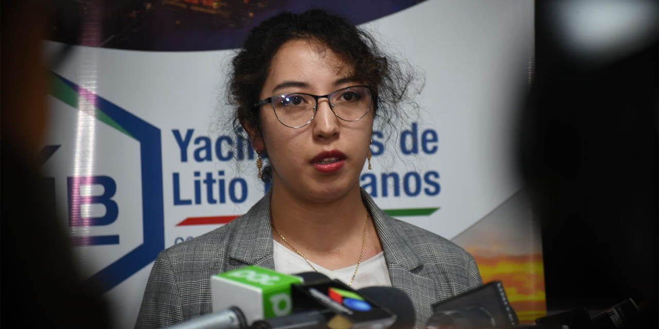 La presidenta ejecutiva de Yacimientos de Litio Bolivianos (YLB), Karla Calderón. Foto: Gustavo Ticona