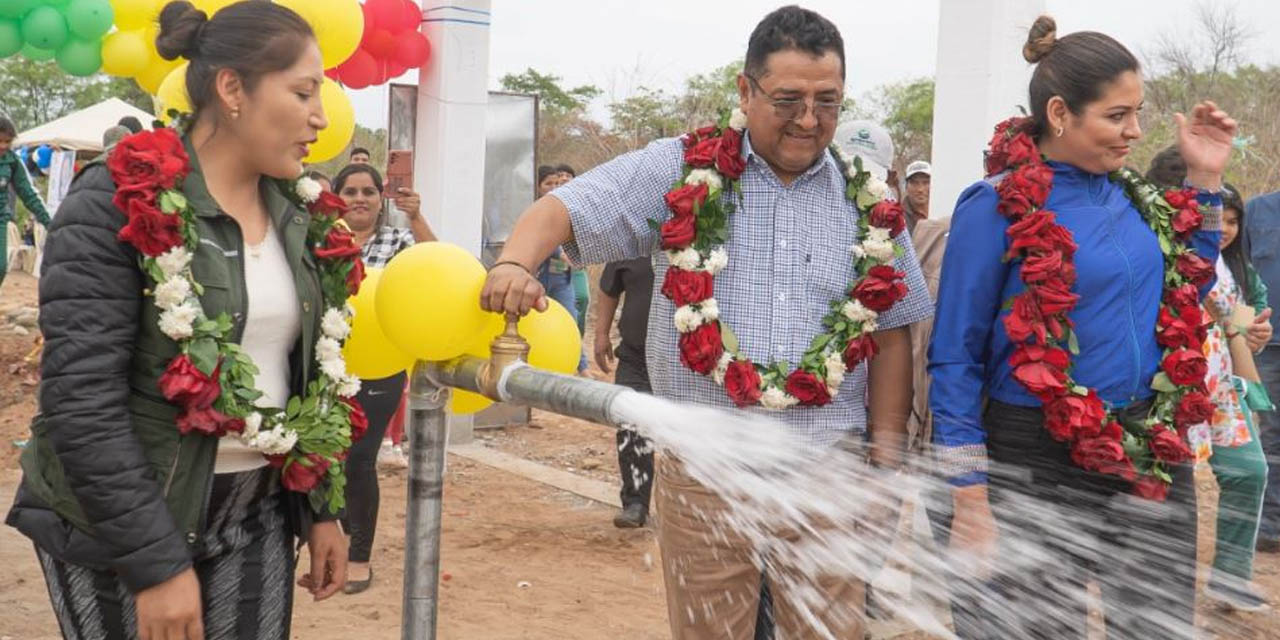 Inauguración del pozo en Santa Cruz. | Foto: MDRyT