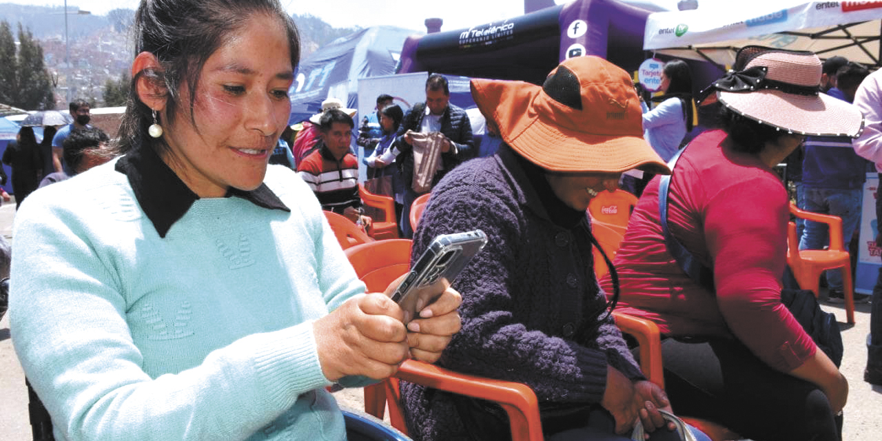 Los solicitantes solo deben presentar su certificación de discapacidad. | Foto: Jorge Mamani