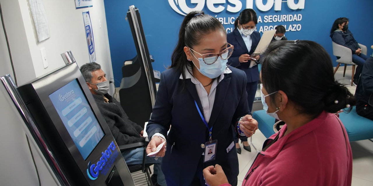 Orientación a una persona afiliada.