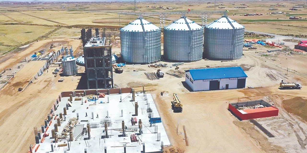 Los silos de la planta posibilitarán el ahorro de alquiler para el acopio de cereal. | Foto: Emapa