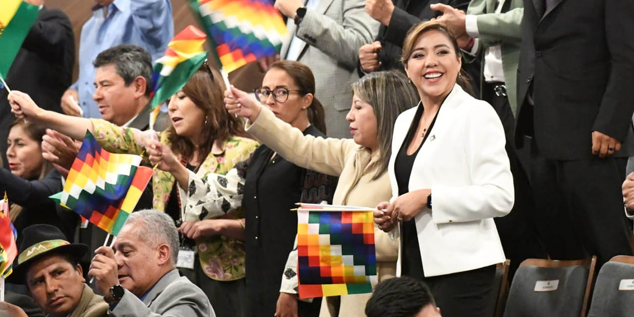 La viceministra Gabriela Alcón, durante su la inauguración de la legislatura 2023-2024. | Foto: Viceministerio de Comunicación