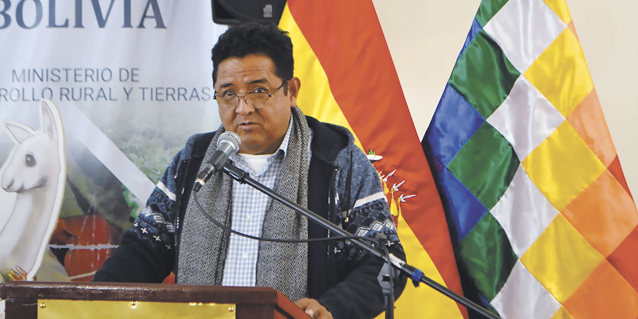 El ministro de Desarrollo Rural y Tierras, Remmy Gonzales Atila. 