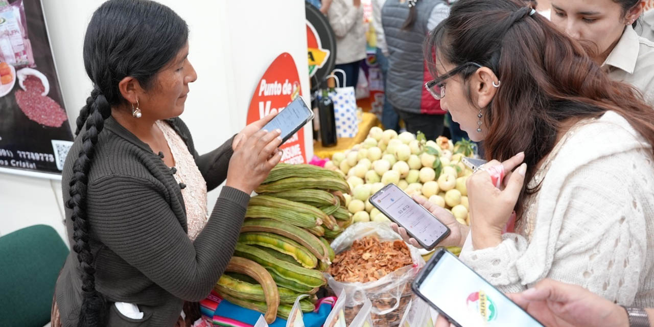 Transacciones con la aplicación móvil Consume lo Nuestro. | Foto: Presidencia