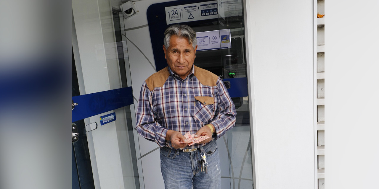 Los pensionados pueden acceder a las 1.600 sucursales que cubren todo el país. Foto: Gestora