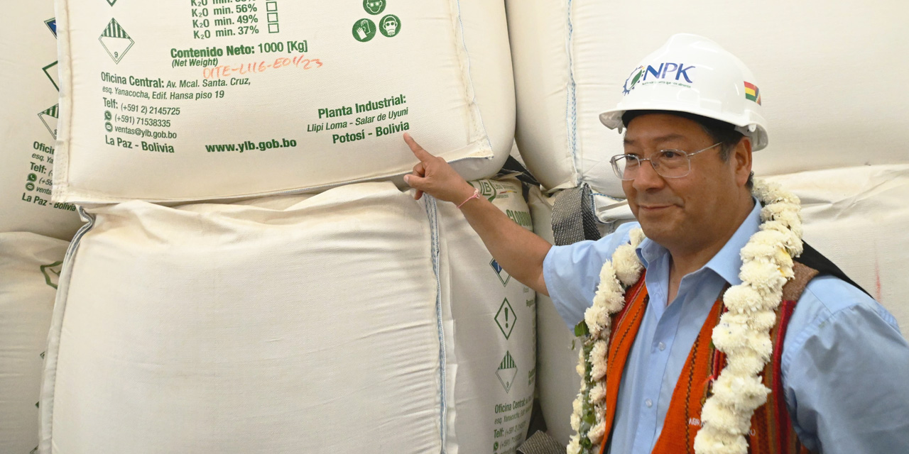 El presidente Luis Arce en la inauguración de la planta NPK de producción de fertilizantes granulados, en Cochabamba, el 13 de octubre. Foto: Archivo