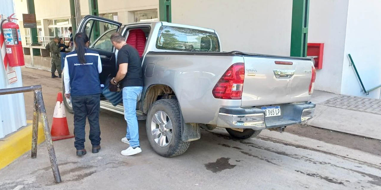 Registro de vehículos en la frontera Tarija - Argentina. (Foto: ANB)