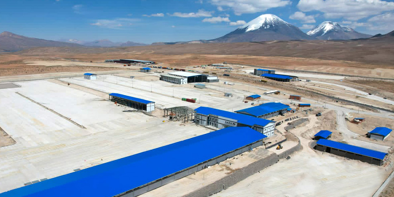 Recinto Multipropósito de Frontera Tambo Quemado – Oruro presenta un 95% de avance