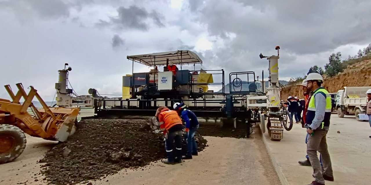 Hay un 65% de avance físico en la construcción del viaducto Alcantarí. Foto:  archivo