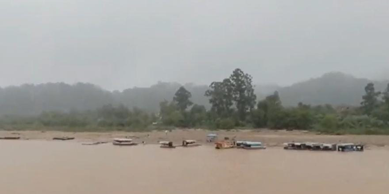 El paso fronterizo en Bermejo, Tarija