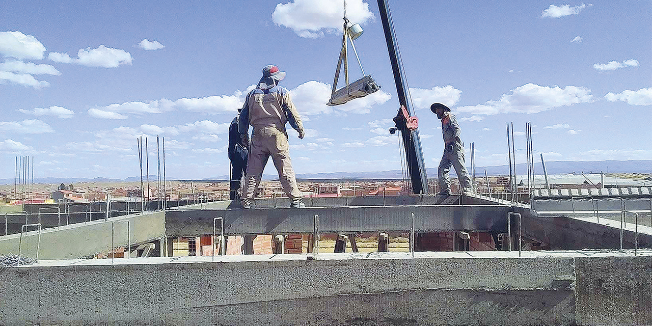 El sector de la construcción genera una gran cantidad de empleos directos e indirectos.  | Foto: Archivo