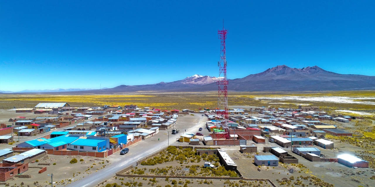 Una localidad del área rural de La Paz, con una radiobase instalada por Entel. | Foto: Entel