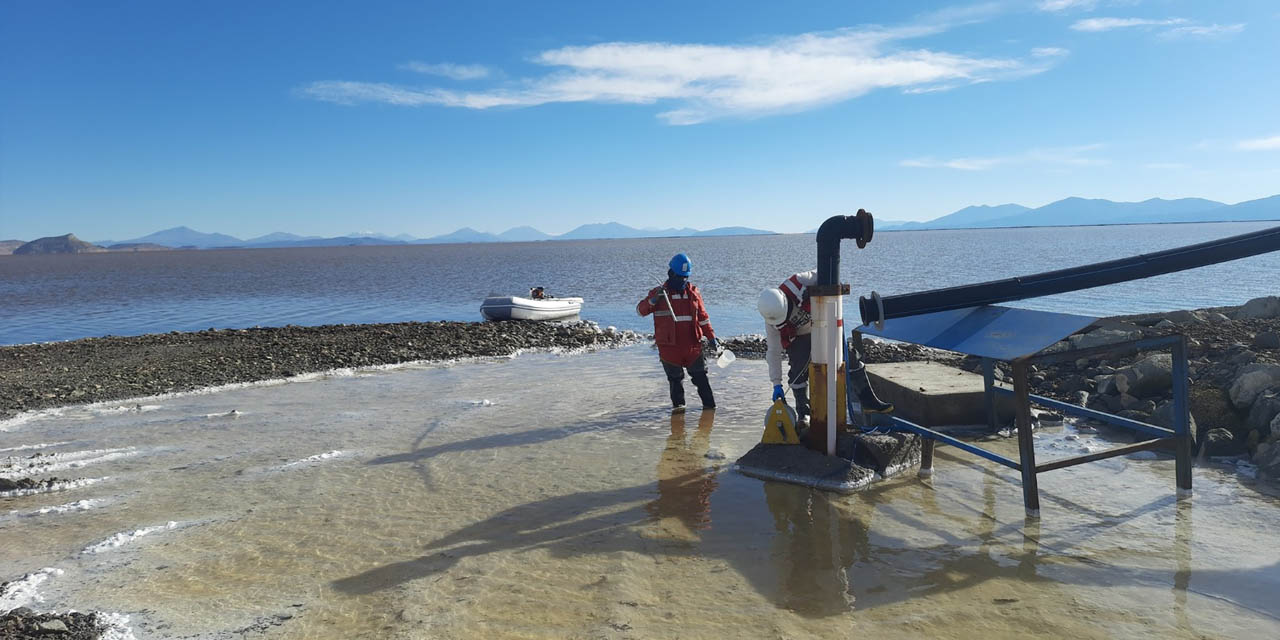 Una de las piscinas de YLB en el salar de Uyuni.  | Foto: YLB