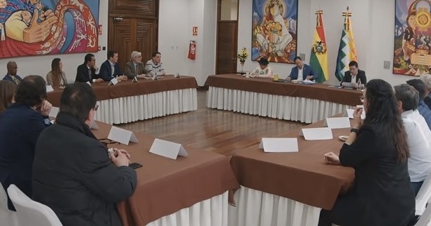 El presidente Luis Arce y el directorio del BID