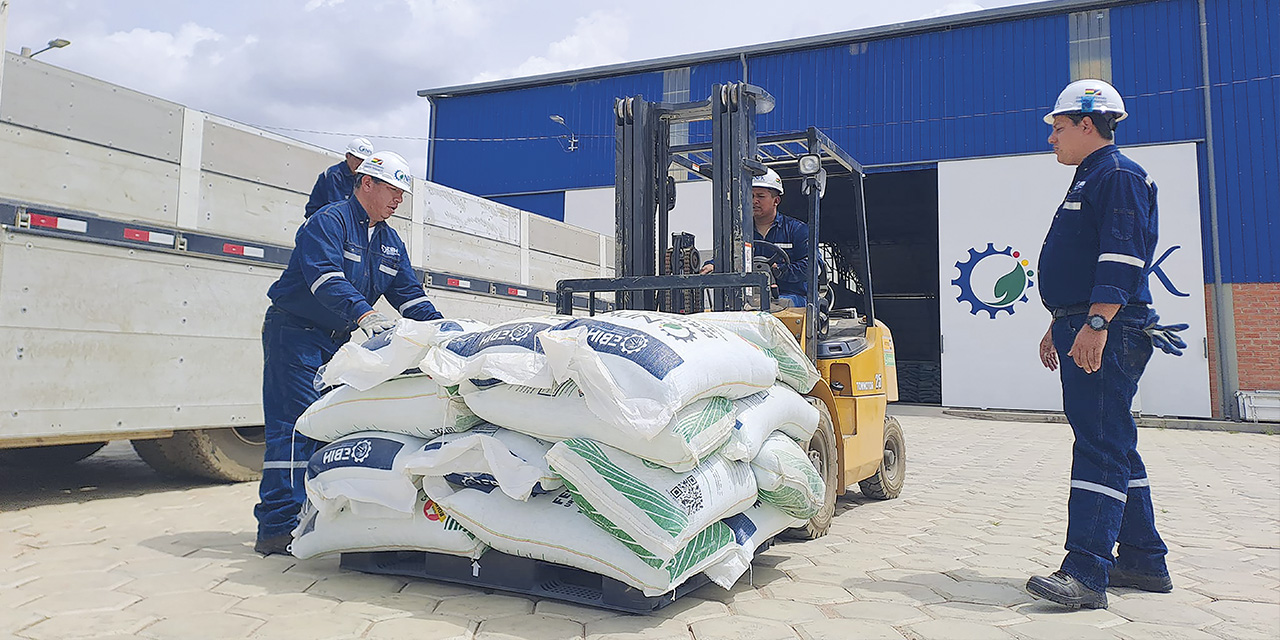 La producción de fertilizantes de la Planta NPK, en Cochabamba. | Foto: EBIH