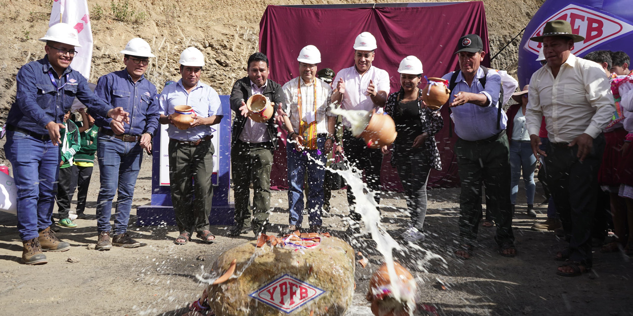 El Mandatario dio inicio a la construcción de la Estación de Servicio (EESS) Tarvita. Foto: YPFB